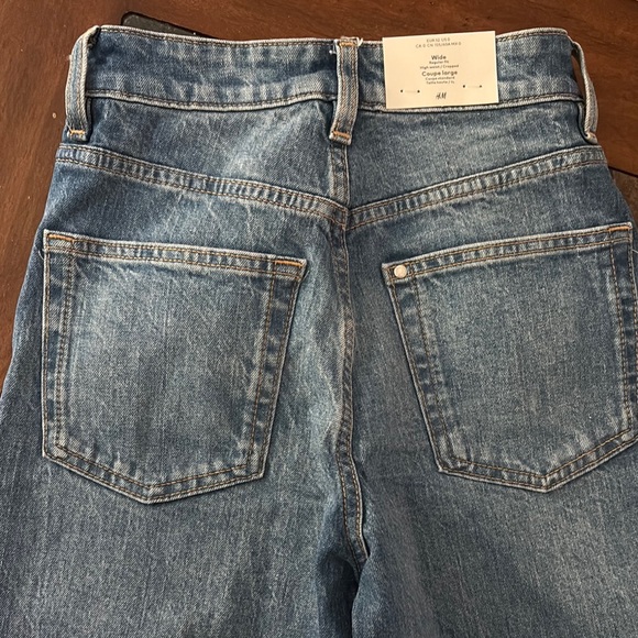 H&M Blue High Rise Jeans with Wide-Leg Cut - Picture 3 of 9